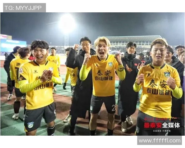 街头偶遇足球明星瞬间记录与球迷互动的精彩视频分享